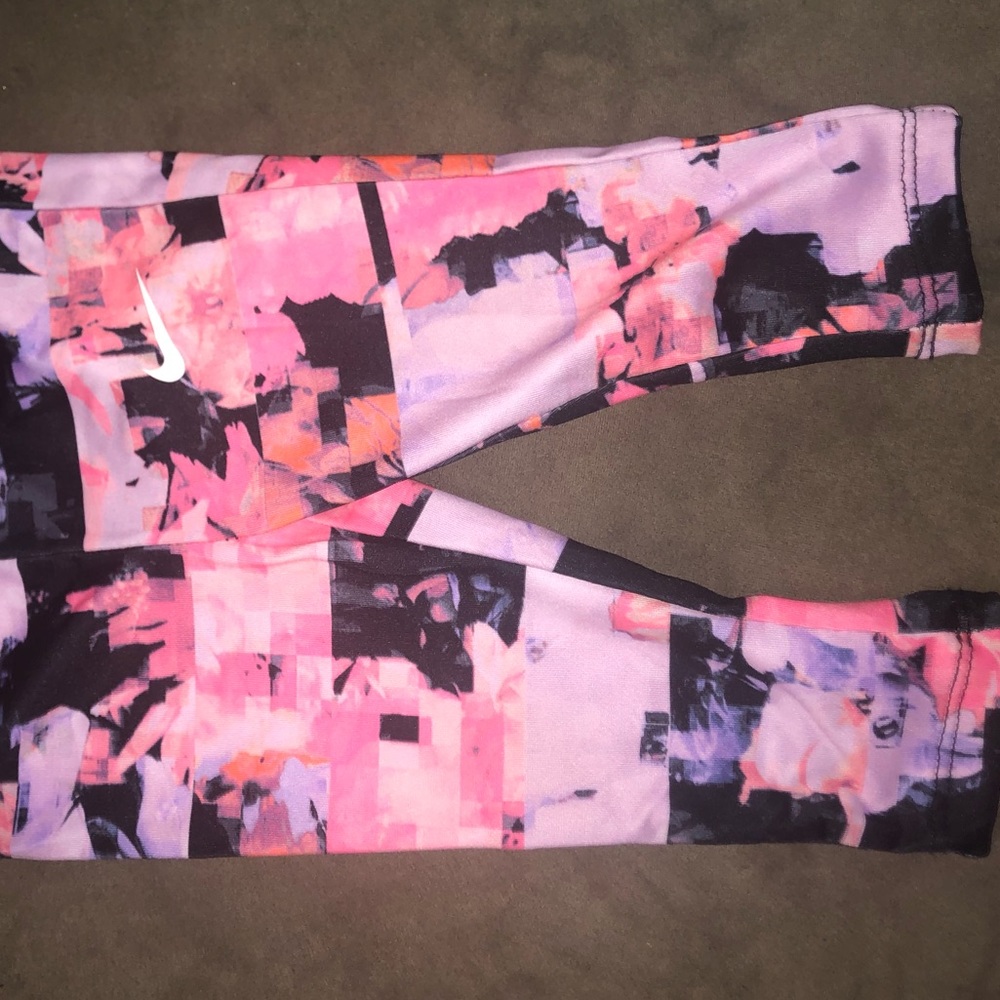 12 month girl Nike legging capris. Never worn.